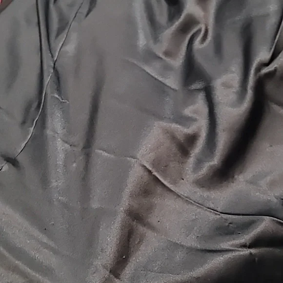 Lipservice gown - Picture 9 of 14